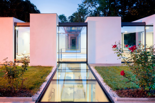 Piscine Couverte en Verre - Les Portiques