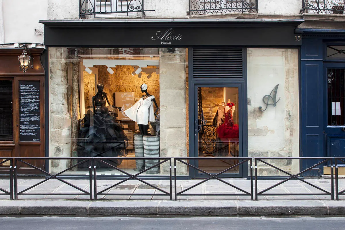 ᐅ Rénovation à Paris ≡ Rénovation du magasin Alexis Paris par Céline ...