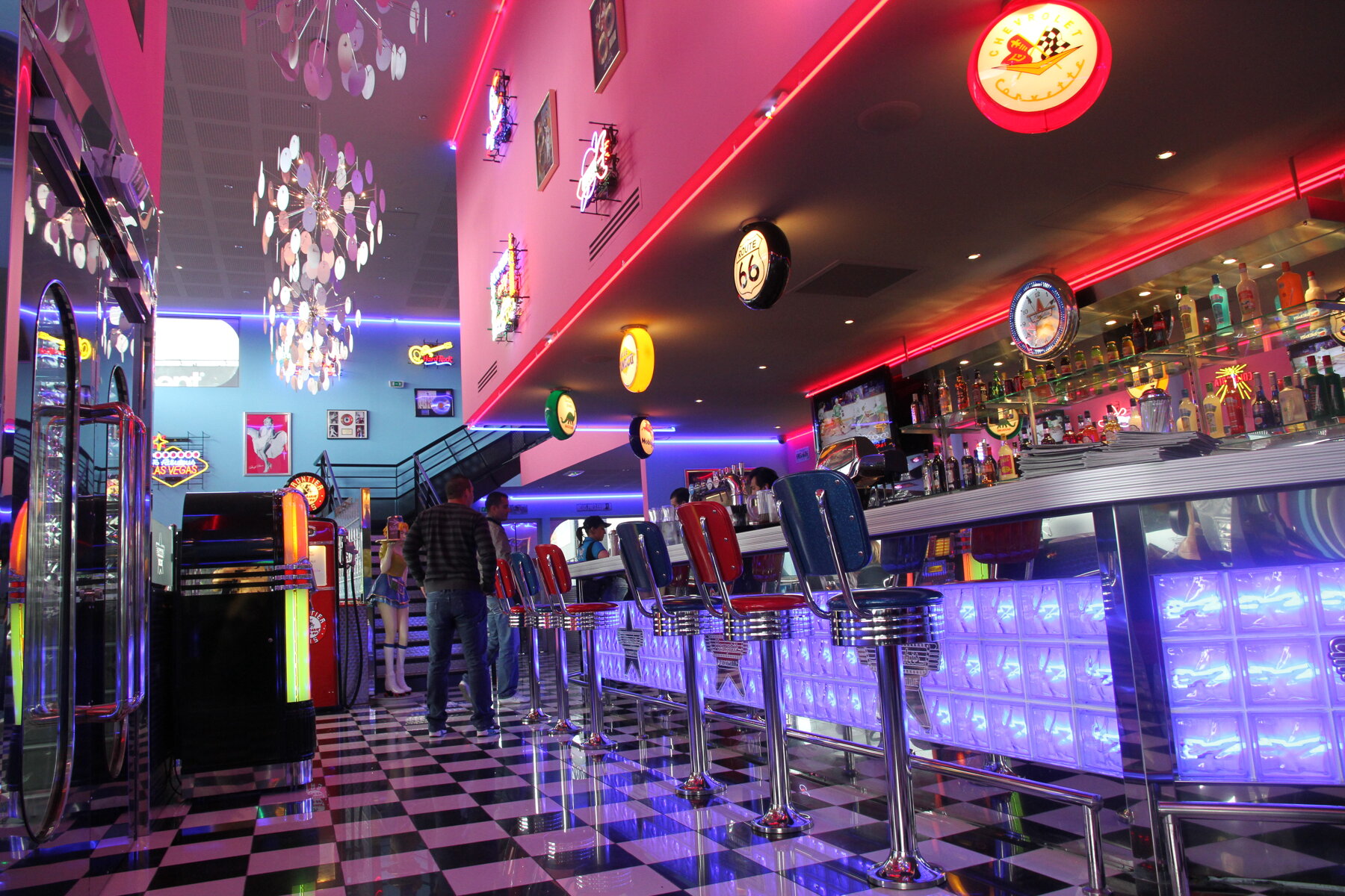 ᐅ Rénovation à Les PennesMirabeau ≡ restaurant memphis coffee par