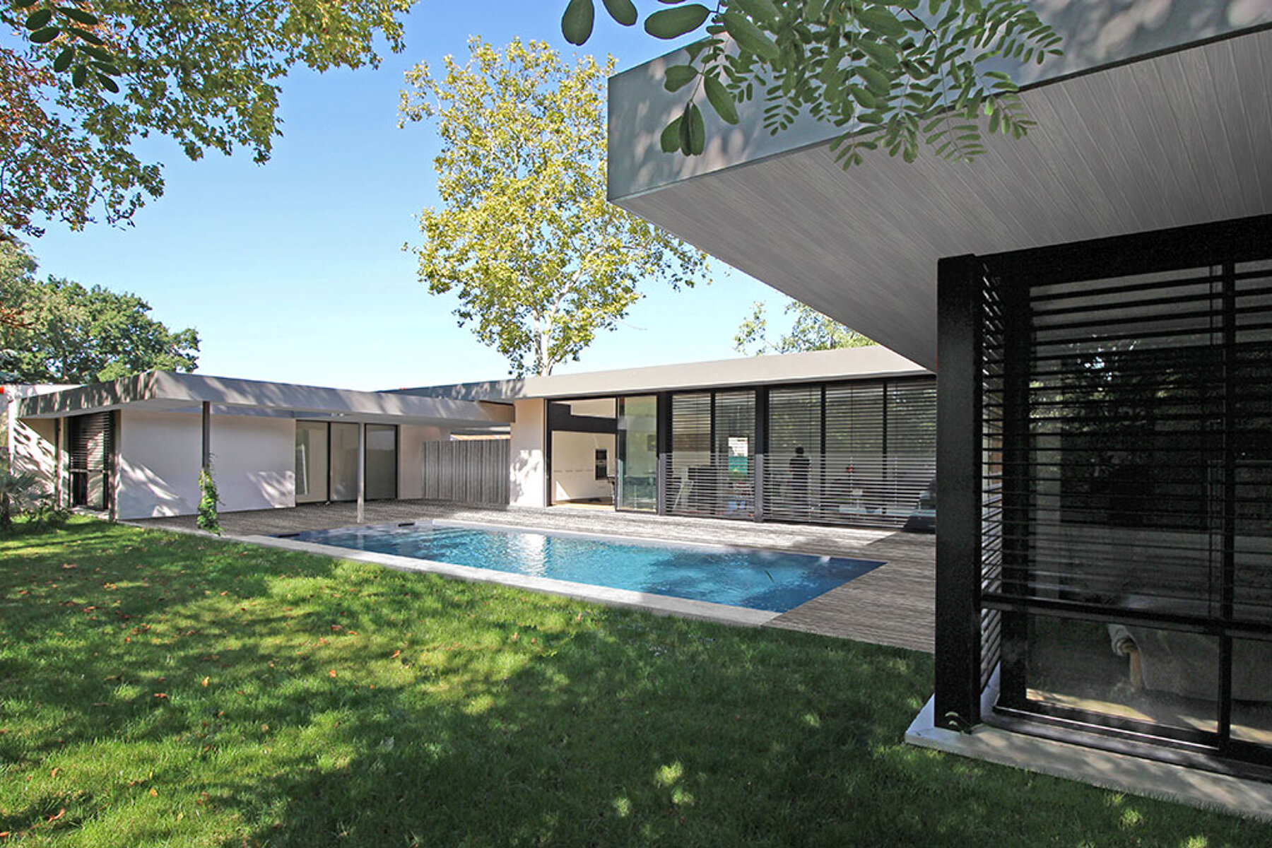 ᐅ Construction neuve à Toulouse ≡ Villa d'exception à patios par Anne ...