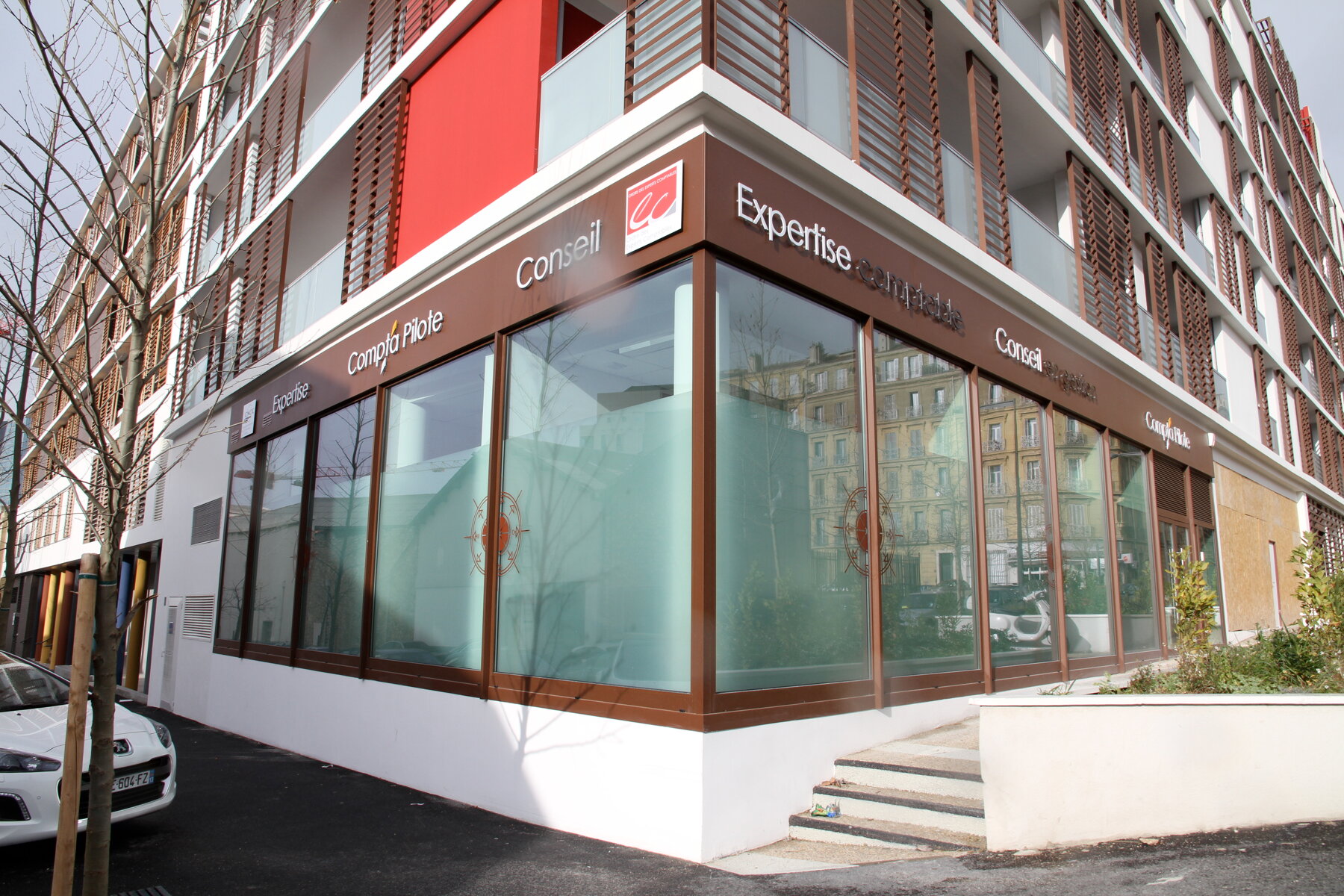 ᐅ Rénovation à Marseille ≡ BUREAUX la joliette par Francoise Archidvisor