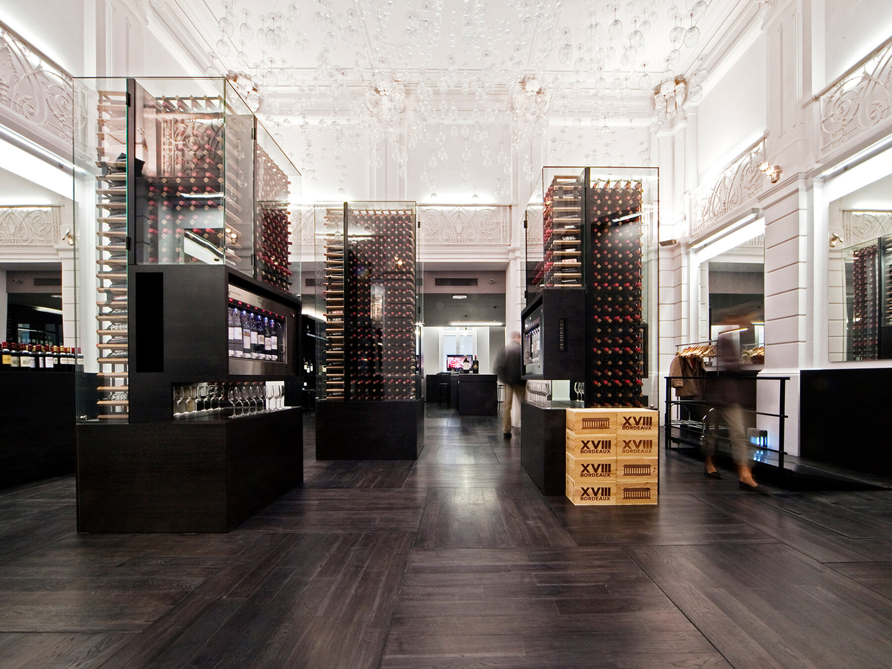 ᐅ Aménagement intérieur à Bordeaux ≡ Max Wine Gallery par Antonio ...