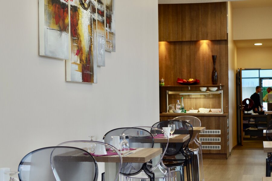 Projet Seven Urban Suites Nantes restaurant réalisé par un architecte d'intérieur Archidvisor
