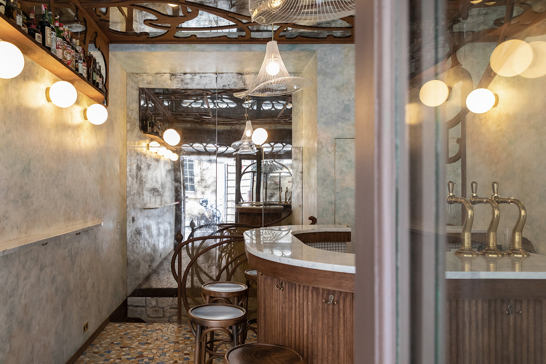 ᐅ Aménagement intérieur à Paris ≡ Bar Nouveau par Lana - Archidvisor
