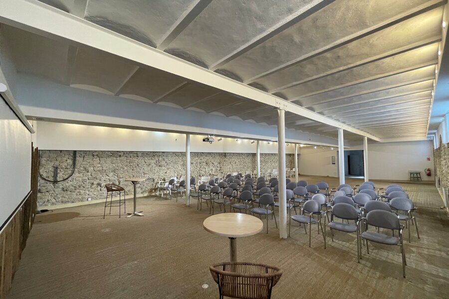 Projet transformation d'une ancienne etable en salle de reunion dans un hotel réalisé par un architecte Archidvisor