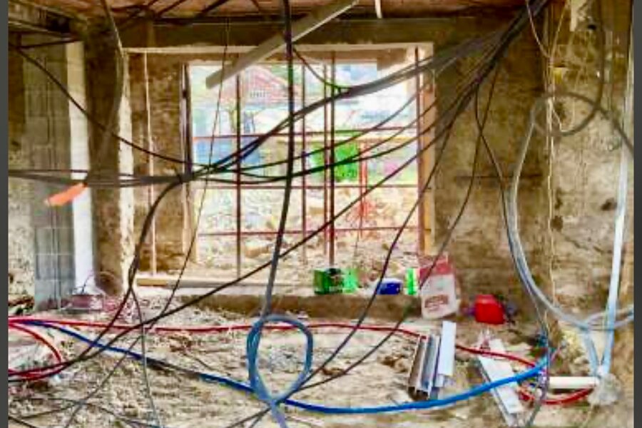 Projet AMÉNAGEMENT D'UN SOUS-SOL DE 100M² EN PIÈCES HABITABLES ET RÉNOVATION DE LA MAISON DE 200M² réalisé par un contractant général Archidvisor