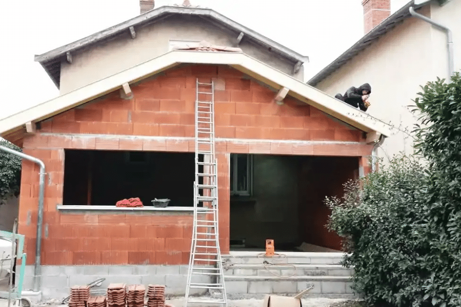 Projet Extension de 40m² et cour extérieure à Oullins réalisé par un contractant général Archidvisor