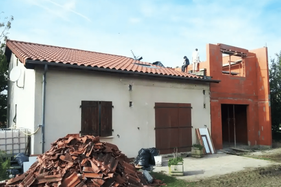 Projet Création d'une grande extension de maison de 100m2 à Ste Foy les Lyon réalisé par un contractant général Archidvisor