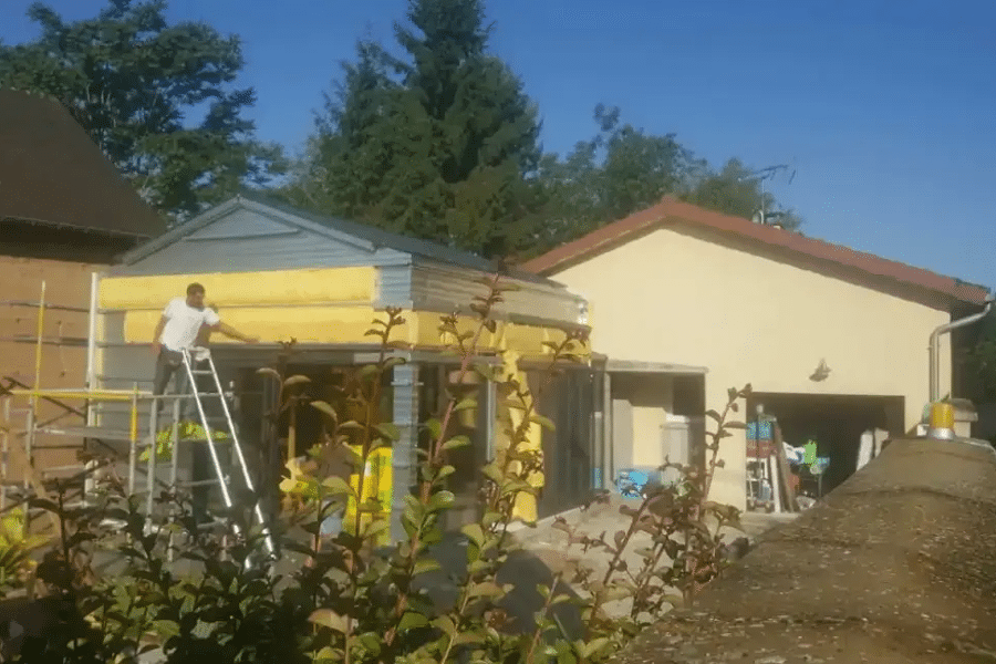 Projet Extension en armature métal et verrière à Bourgoin-Jallieu réalisé par un contractant général Archidvisor