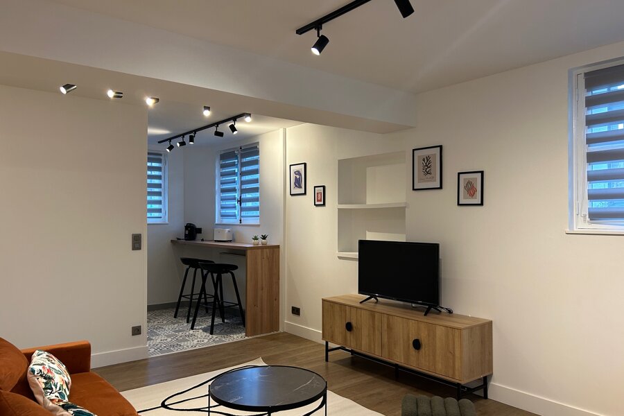 Projet Rénovation studio pour la location clef en main AVANT/ APRES réalisé par un architecte d'intérieur Archidvisor