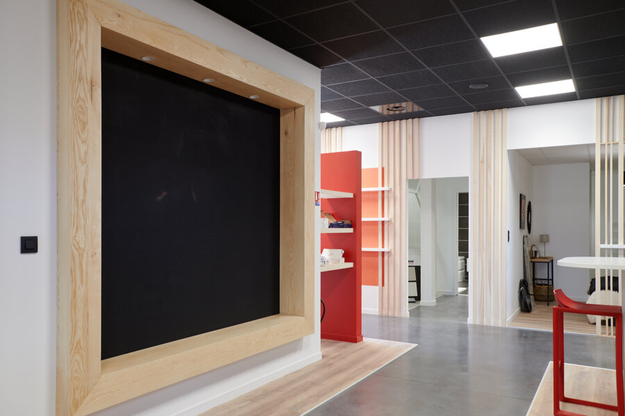 Projet 2021 - Showroom& Bureaux de "Les Maisons Chantal B" réalisé par un architecte d'intérieur Archidvisor