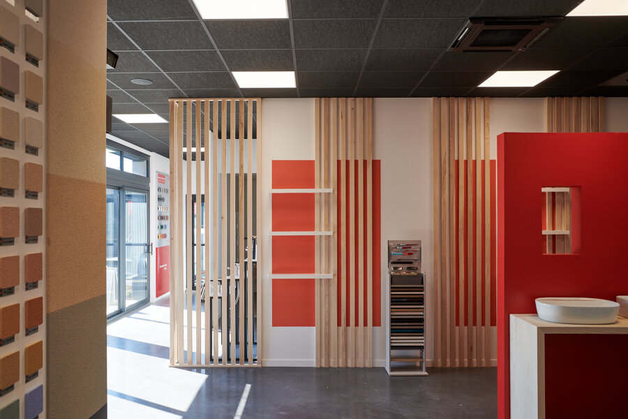 Projet 2021 - Showroom& Bureaux de "Les Maisons Chantal B" réalisé par un architecte d'intérieur Archidvisor