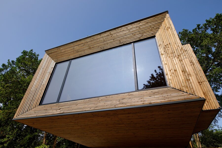 Projet La maison suspendue réalisé par un contractant général Archidvisor