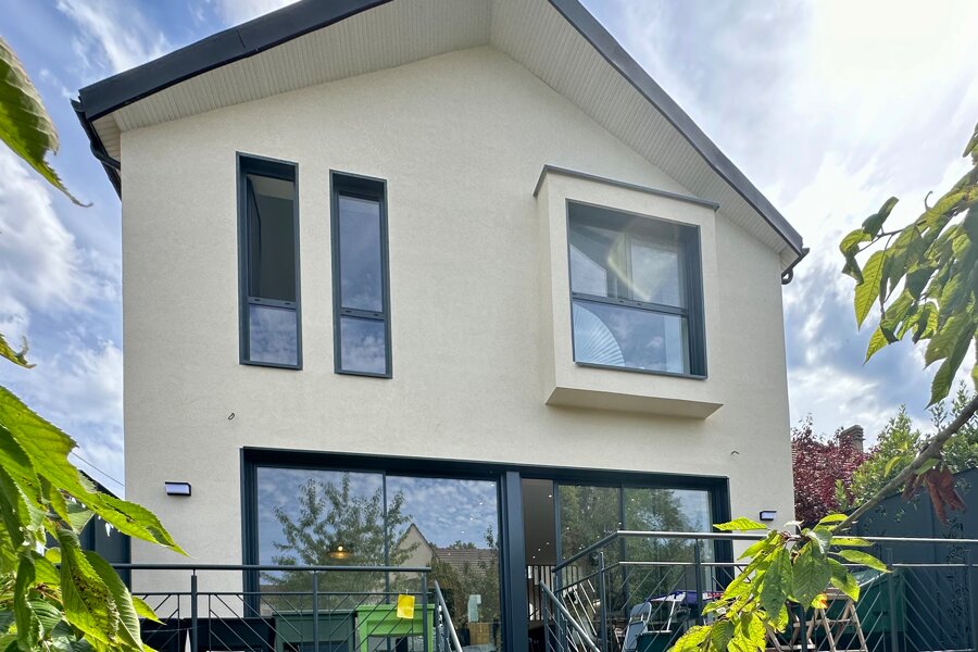 Projet Surélévation d'une maison à Carrières sur Sein réalisé par un architecte Archidvisor