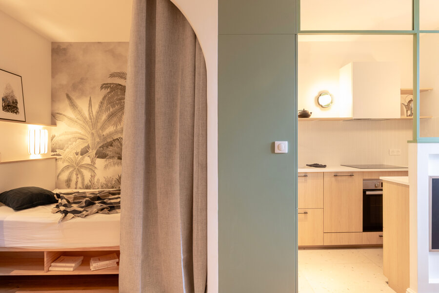 Projet Rénovation complète d’un studio de 28 m² à Nantes, repensé pour offrir les usages et le confort d’un véritable deux-pièces. réalisé par un architecte d'intérieur Archidvisor