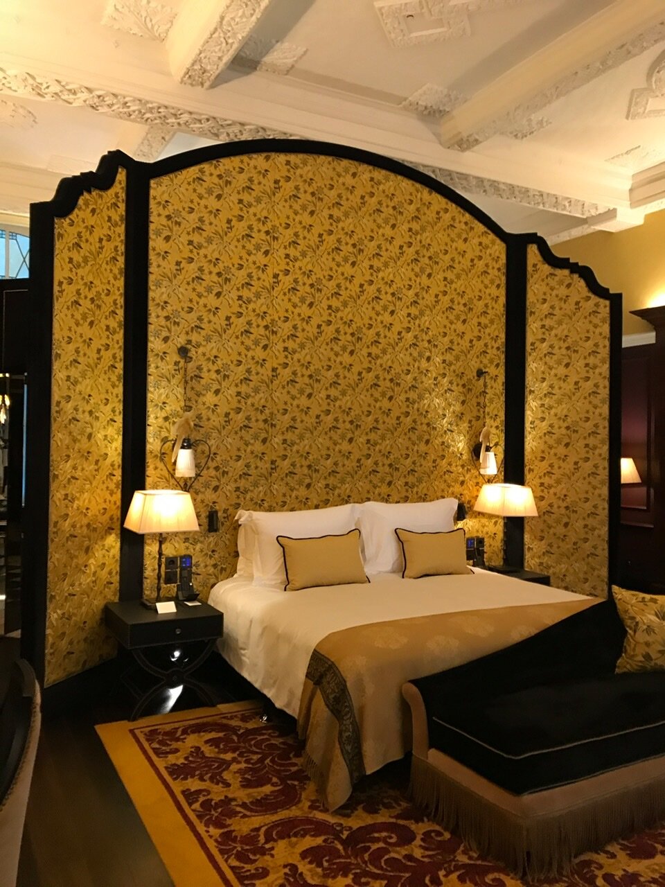 Laleh Amirassefi Design     -   L -3a